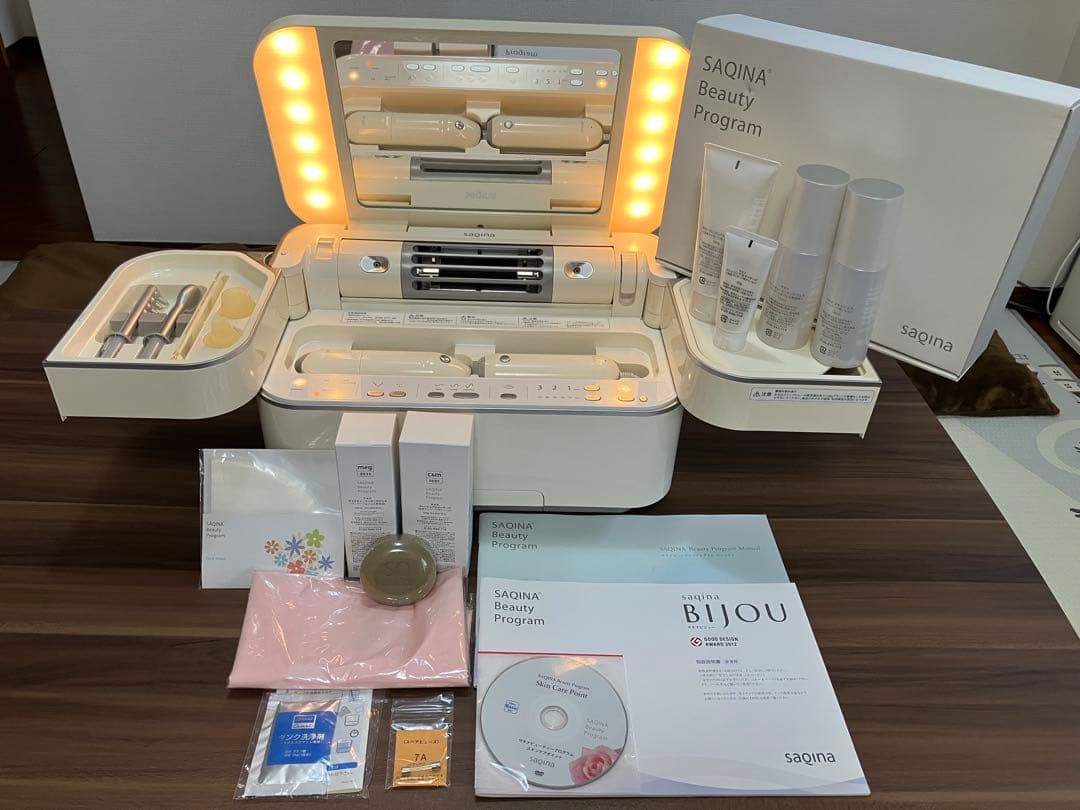 サキナ　美顔器　ビジュー　　化粧品付き
