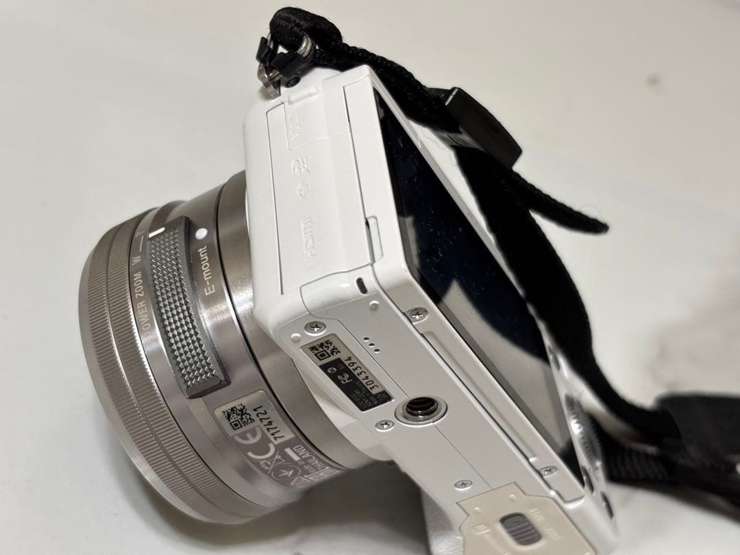 SONY α 5100パワーズームレンズキットホワイト ミラーレスカメラ