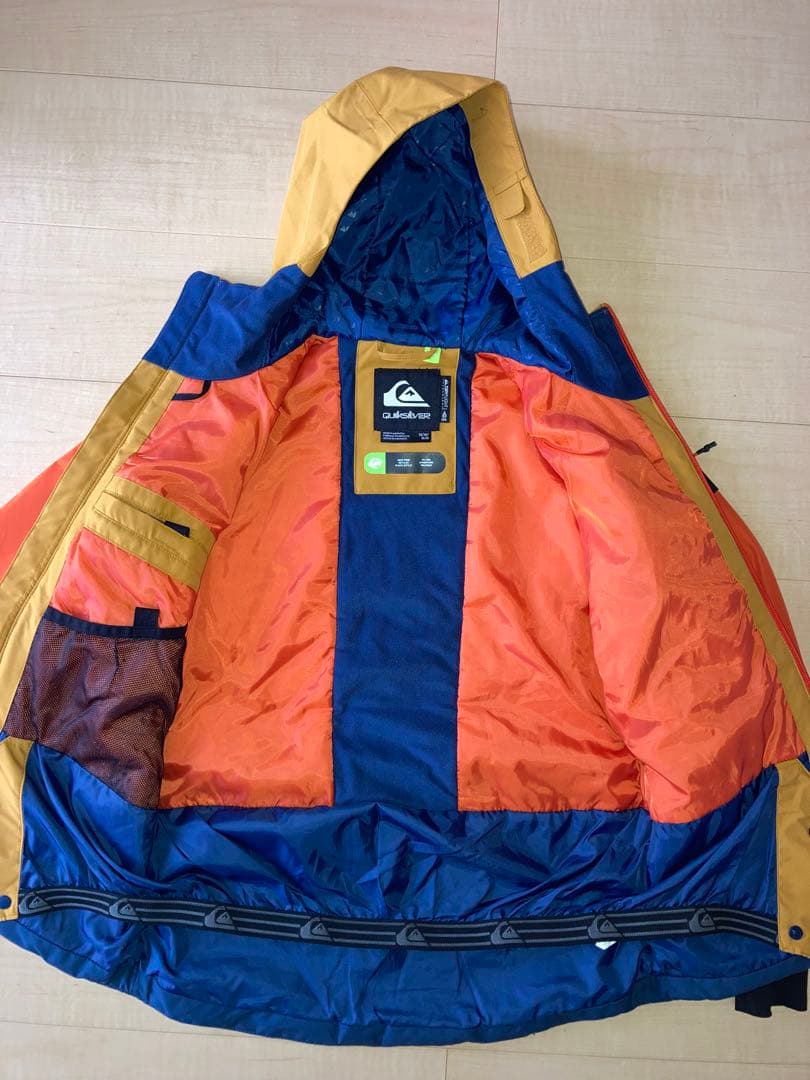 クイックシルバー　スノーボード用ウェア