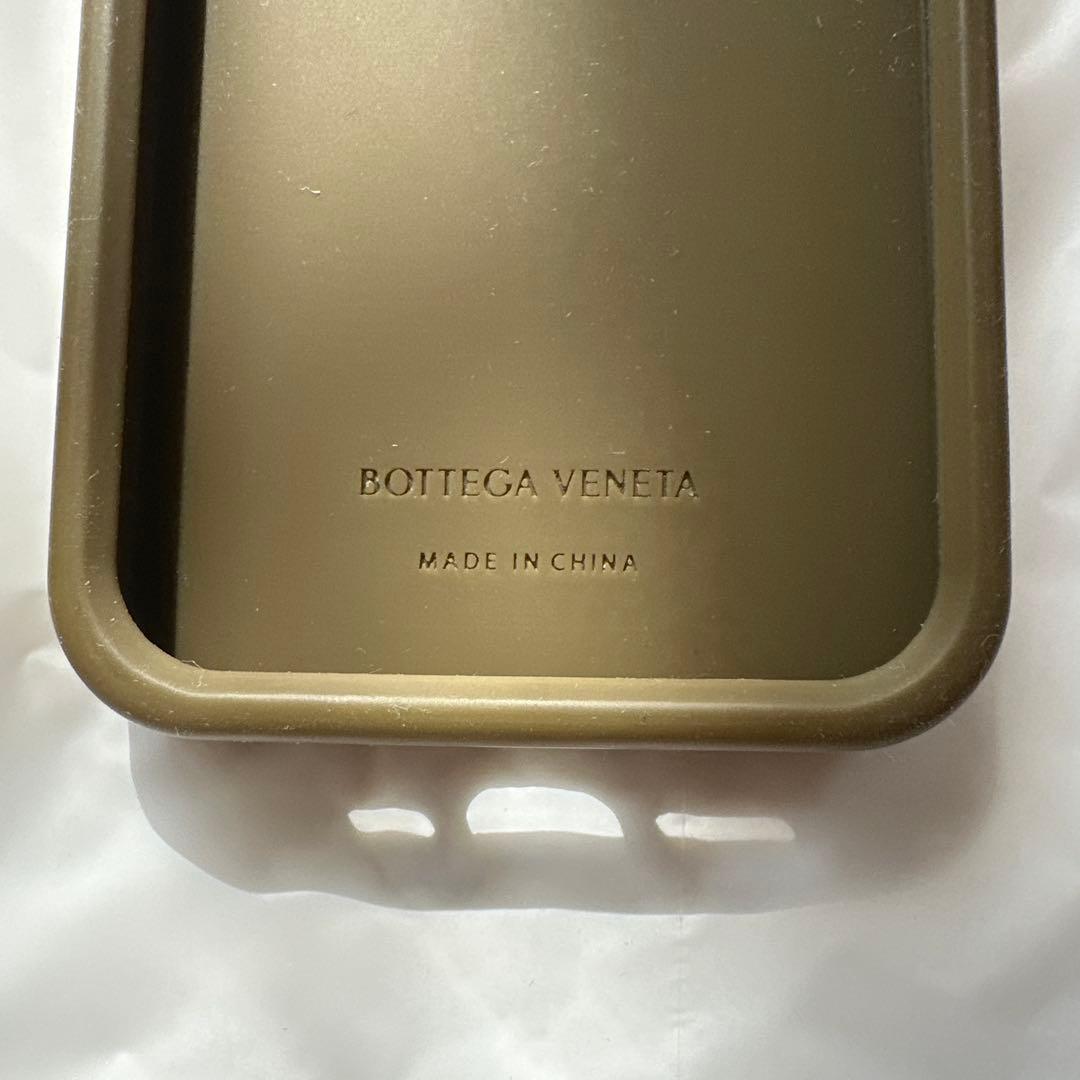 BOTTEGA VENETA iPhone 14Proケース　オリーブグリーン