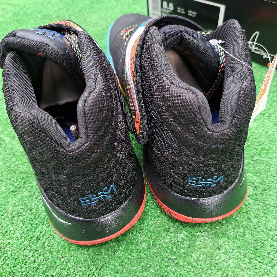 Nike Kyrie バスケットボールシューズ