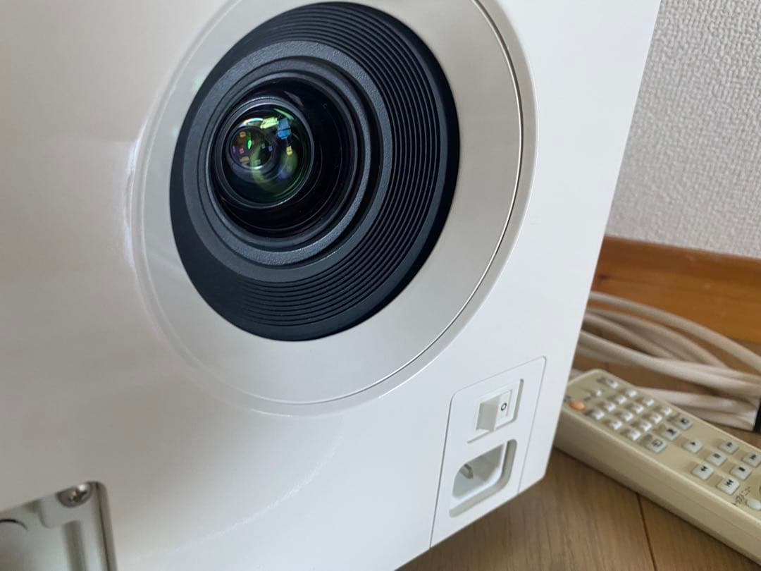 EPSON DREAMIOプロジェクター EMP-TWD3