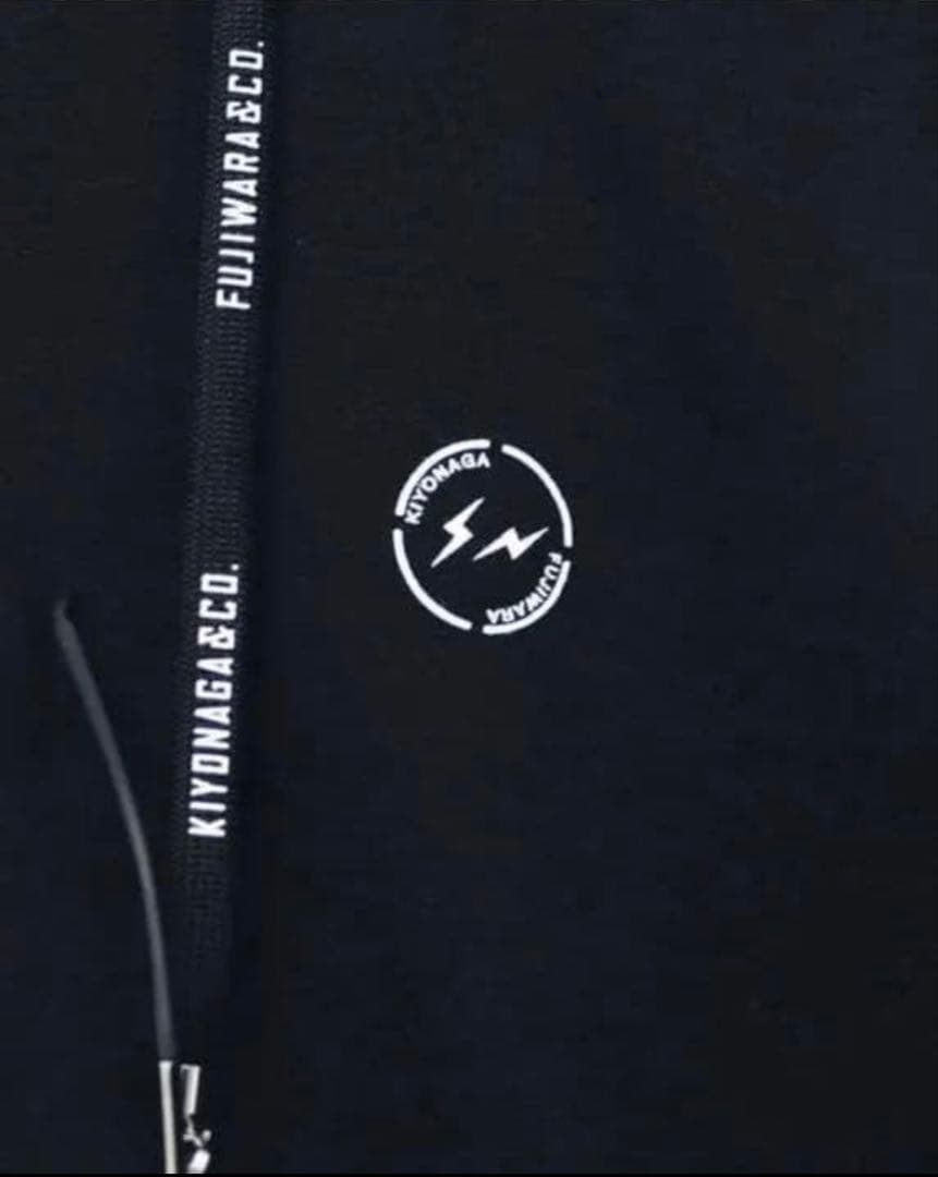 超美品fragment パーカー希少サイズXL