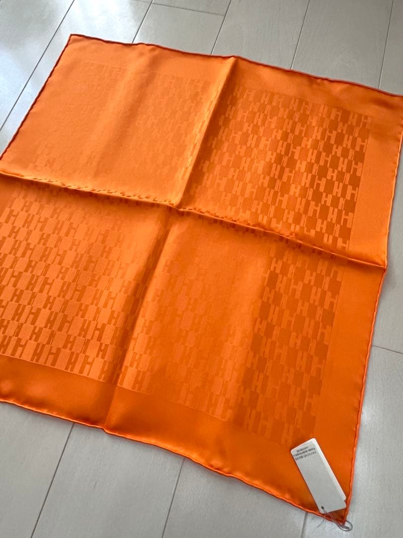 【未使用品】HERMES グランH シルク100% スカーフ ポケットチーフ