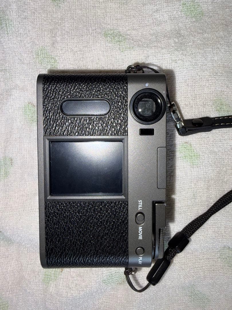 富士フイルムX-HF1 X half（エックス ハーフ） チャコールシルバー