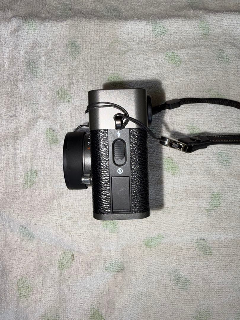 富士フイルムX-HF1 X half（エックス ハーフ） チャコールシルバー