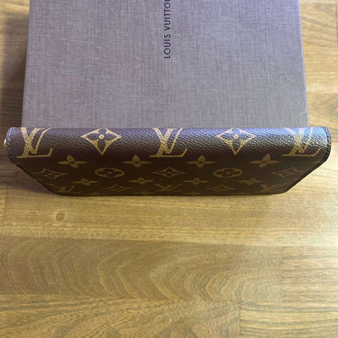 未使用　ルイヴィトン ジッピーウォレット モノグラム