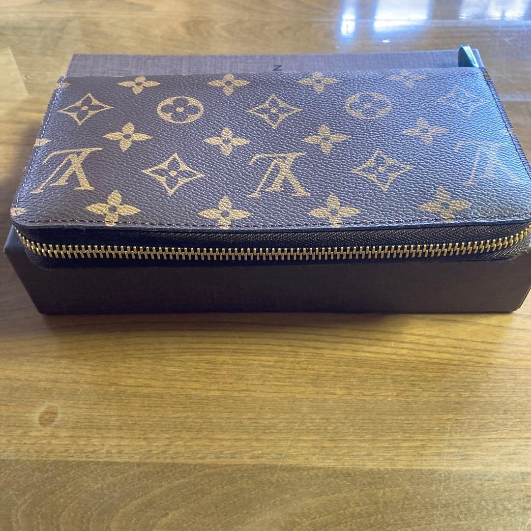 未使用　ルイヴィトン ジッピーウォレット モノグラム