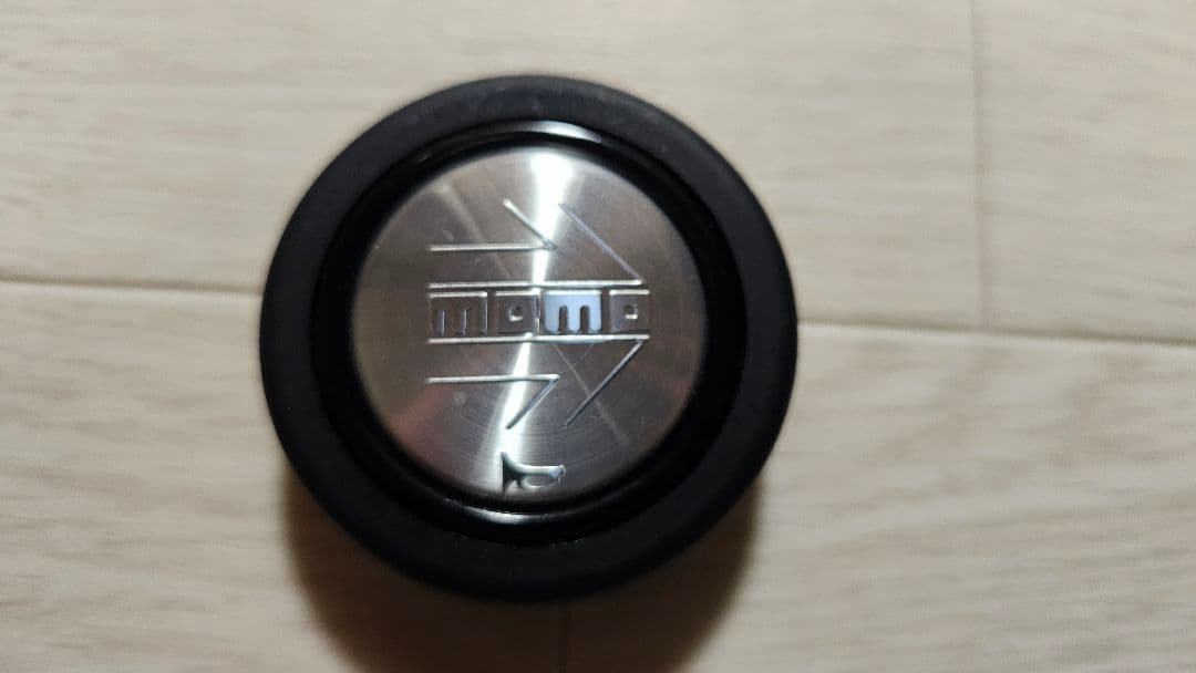 MOMO ステアリング ウルトラジャパン