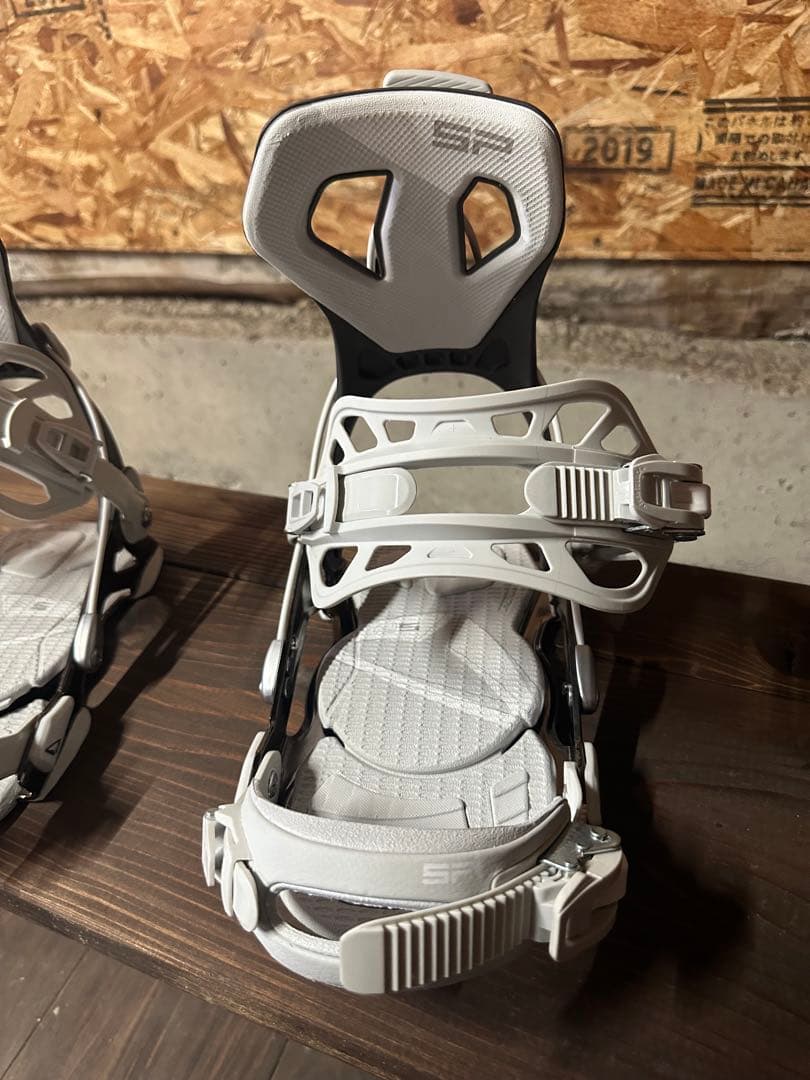 SP CORE リアエントリー スノーボードビンディング ホワイト