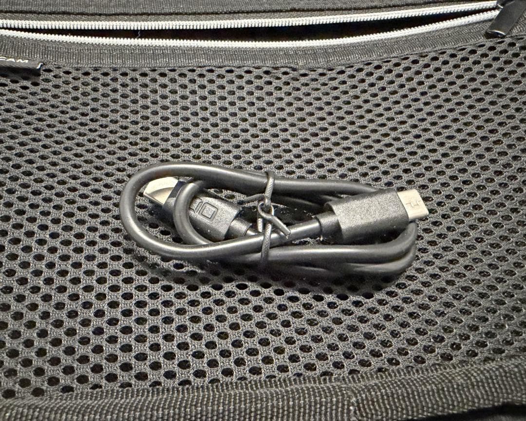 DJI Osmo Mobile 7P（ケース付き）