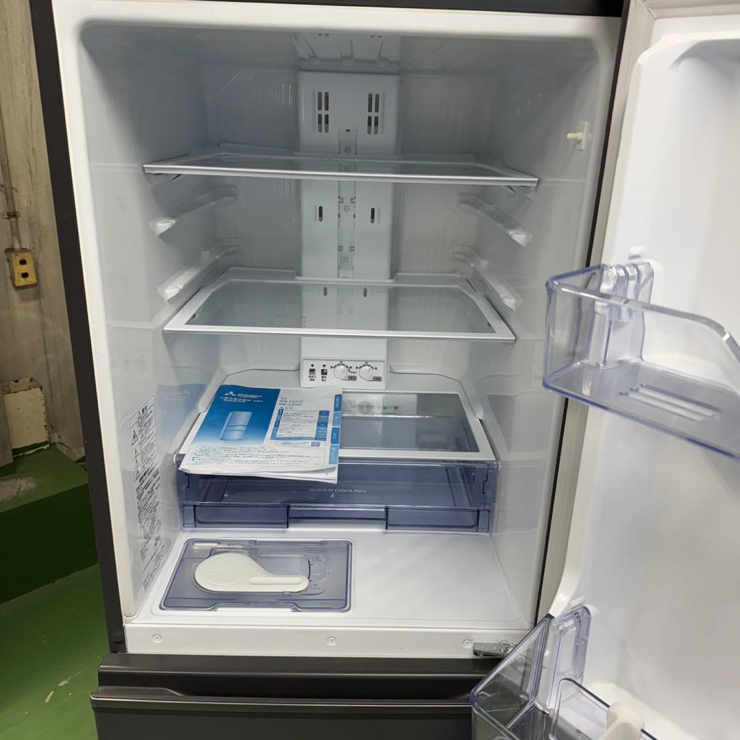 161 三菱　大型冷蔵庫　272L 200L強　小型　家庭用　自動製氷　単身用