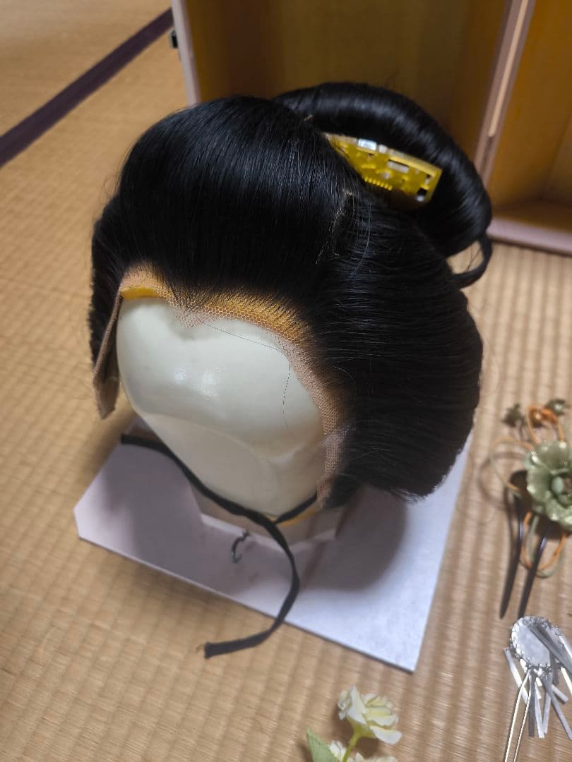 日本髪かつら ＆ かんざし飾りセット（収納箱付き）