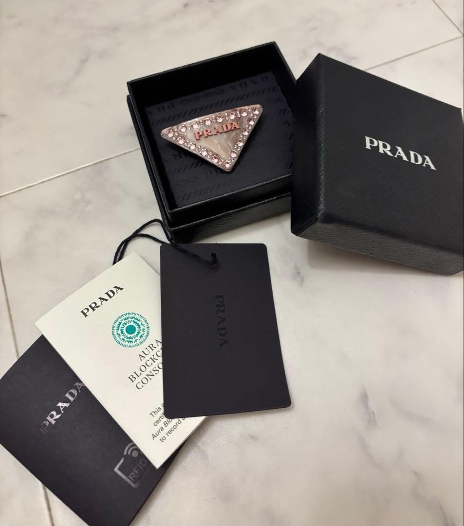 【値下げ】PRADA ヘアクリップ　プレキシガラスヘアクリップ