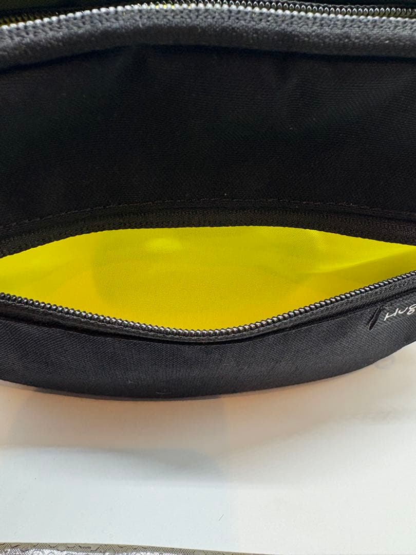 【美品】 Hugoo ハグー ヒップシート ショルダーバッグ 黒×黄
