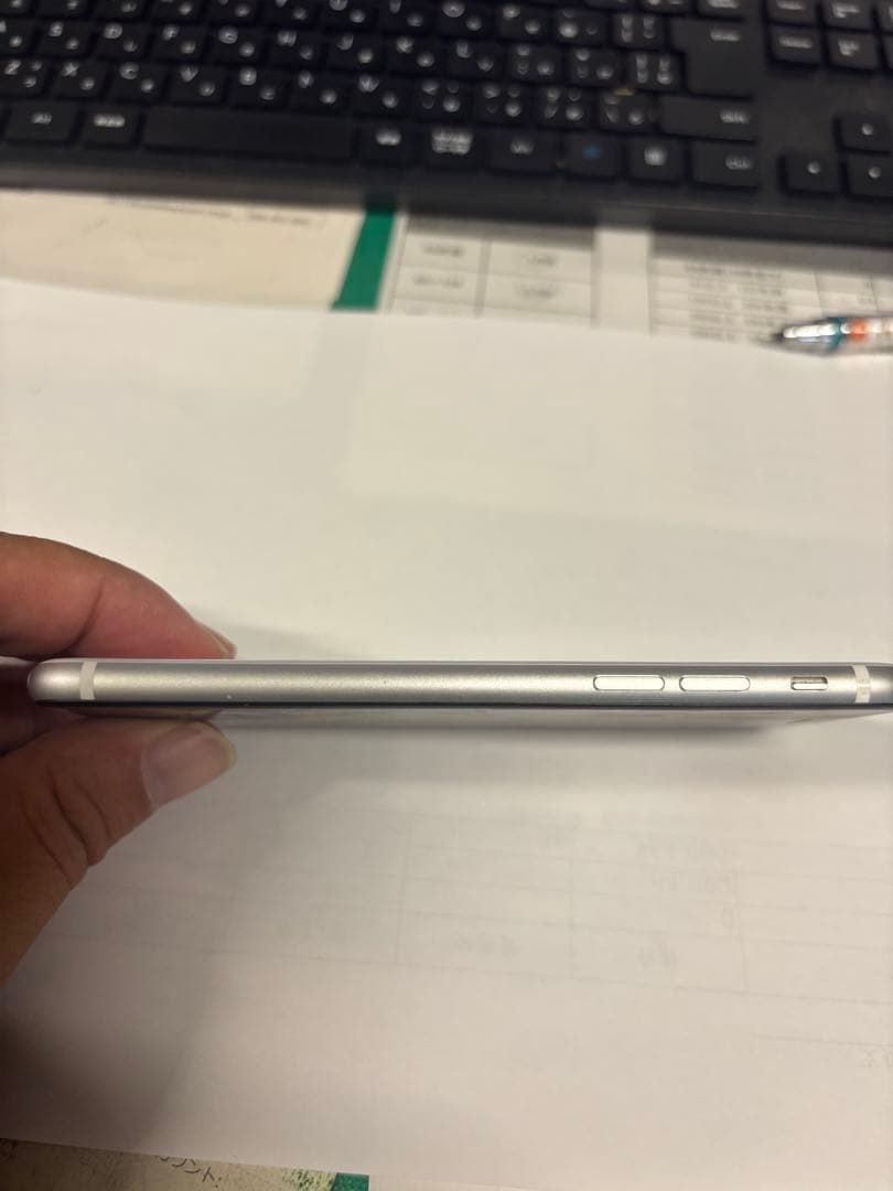 Apple iPhone SE 64GB ホワイト②