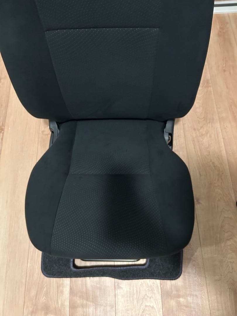 【美品】TOYOTA ハイエース スーパーロング　純正シート　※運転席のみ