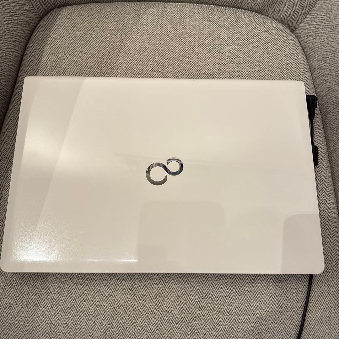 Fujitsu Windows 11  ノートPC Corei7 SSD