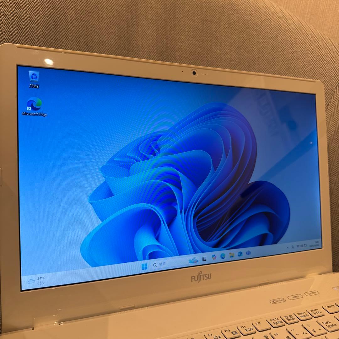 Fujitsu Windows 11  ノートPC Corei7 SSD