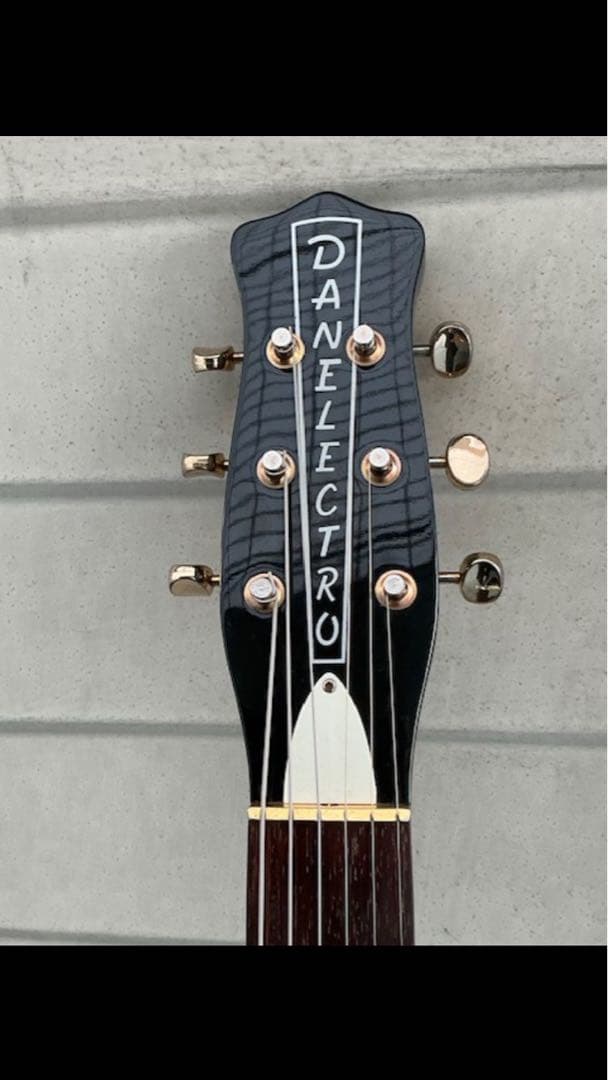 DAN ELECTRO 59M NOS＋　ブラック/ゴールドパーツ