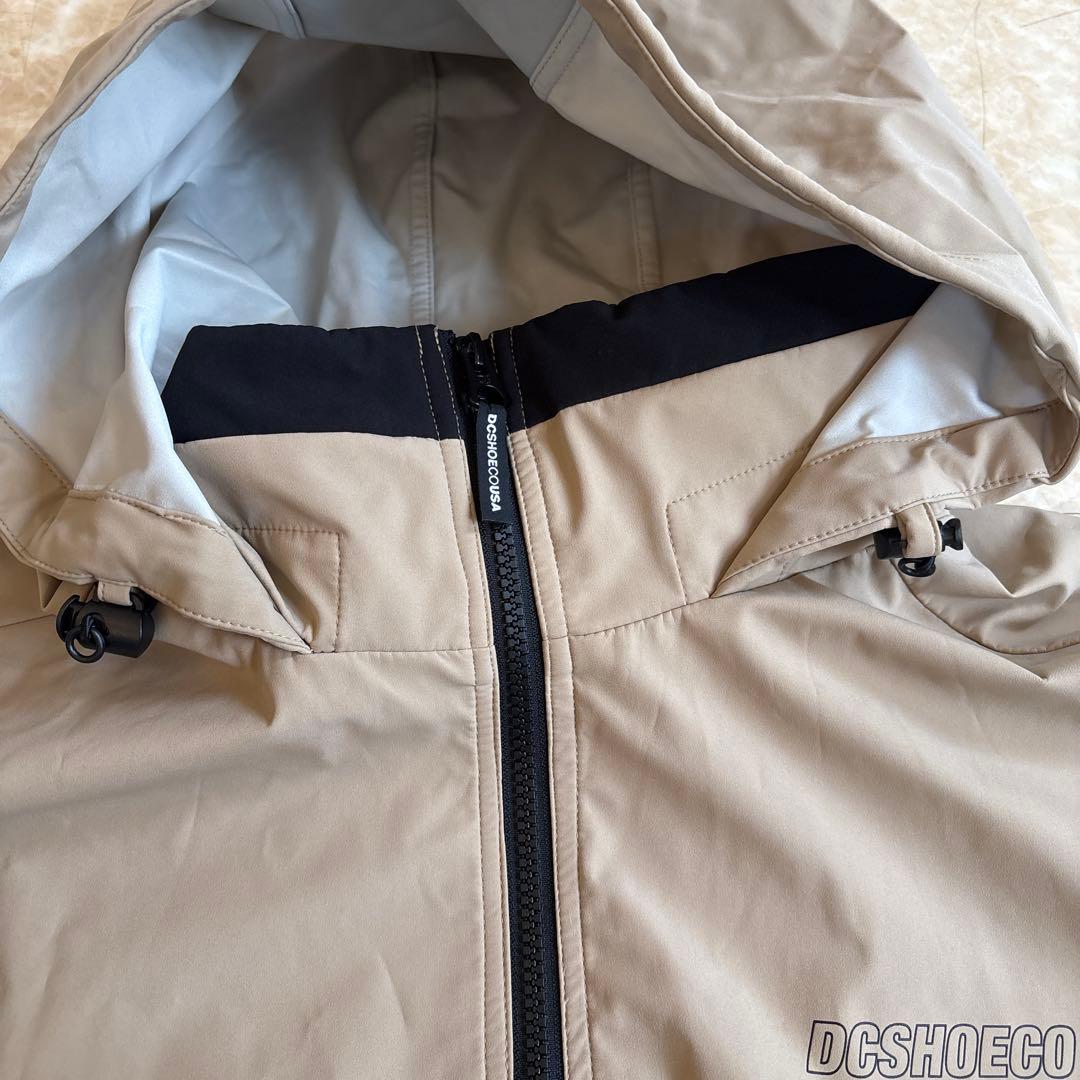 DC SHOECO. スノーボードウエア　セットアップ上下　ベージュ　男女兼用