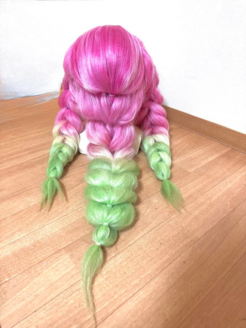 鬼滅の刃　甘露寺蜜璃　ウィッグ　セット済み