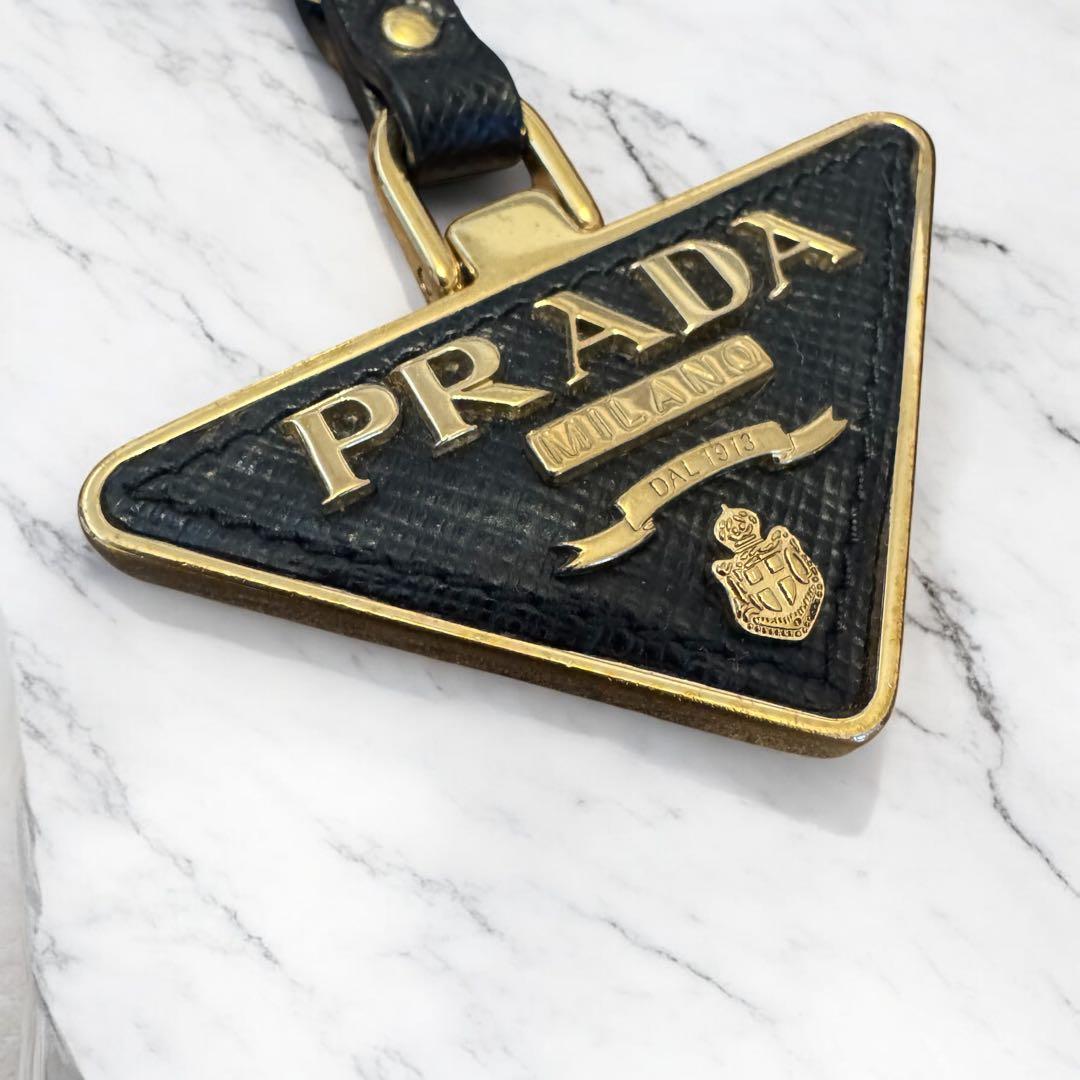 【美品】【人気】PRADA サフィアーノレザー キーホルダー
