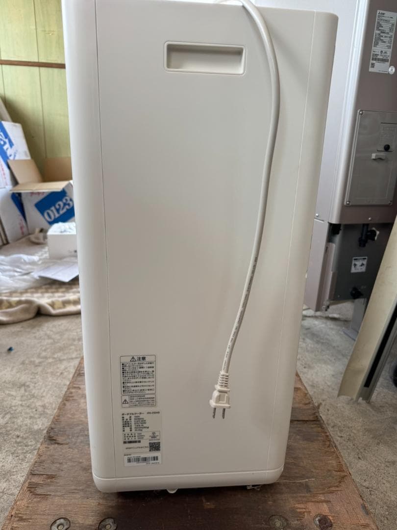 アイリスオーヤマ　　ポータブルクーラー　　IPA-2324S　　2024年製