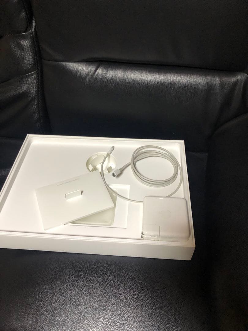 数点おまけ付きMacBookPro 15inch 2018年購入