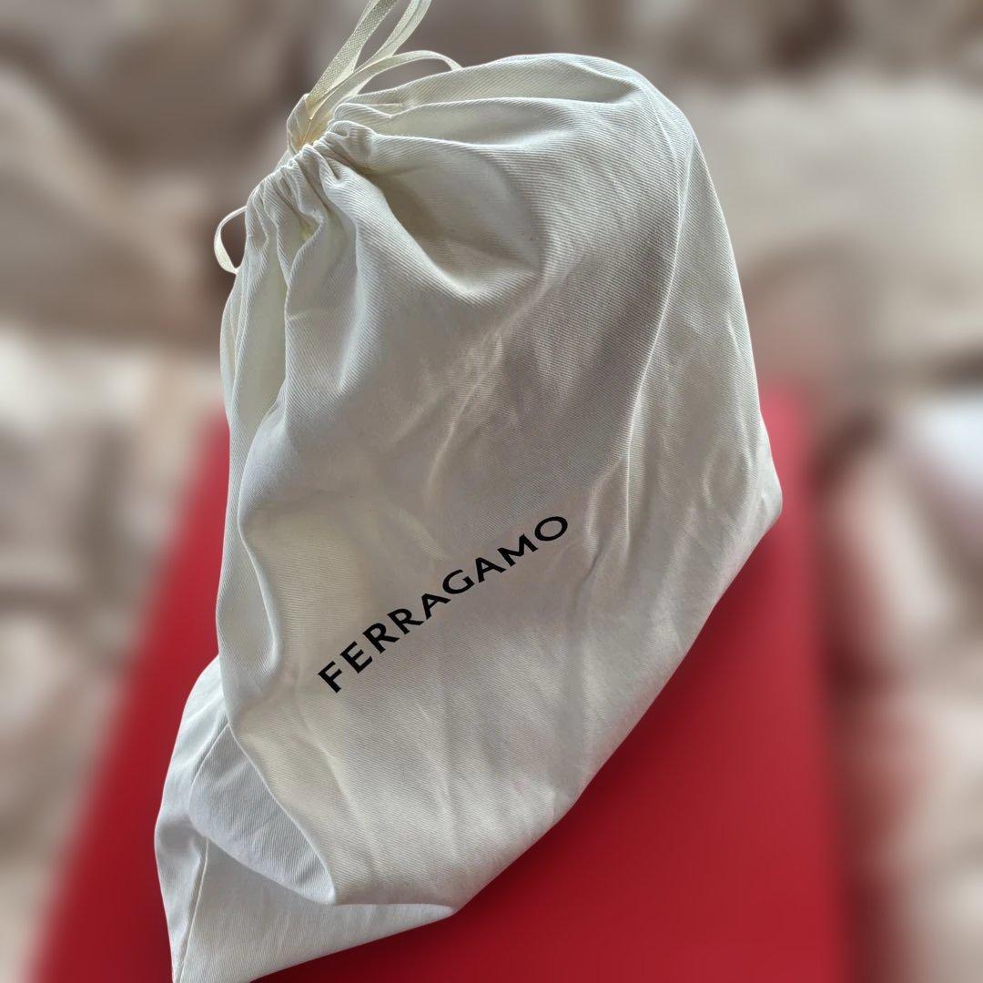 【1/26.27のみ2万5 千円！】￼フェラガモ厚底ブーツ 約25c m相当