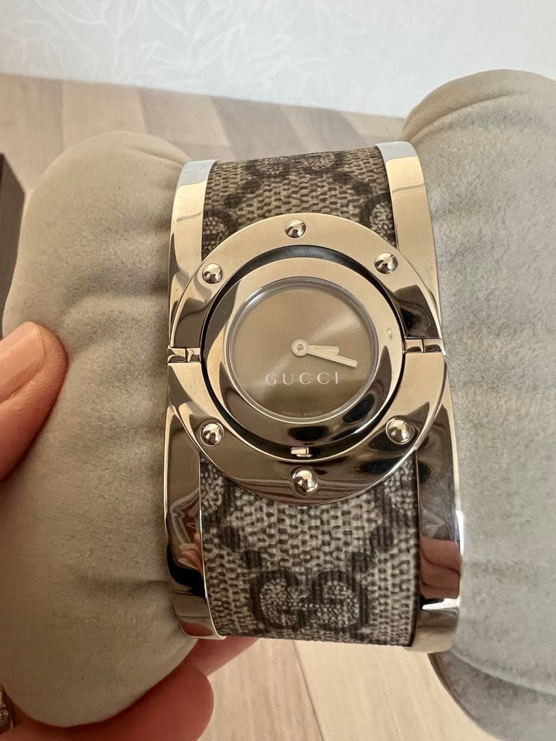 ＊ GUCCI ＊ 時計　バングル　トワール 未使用　超美品