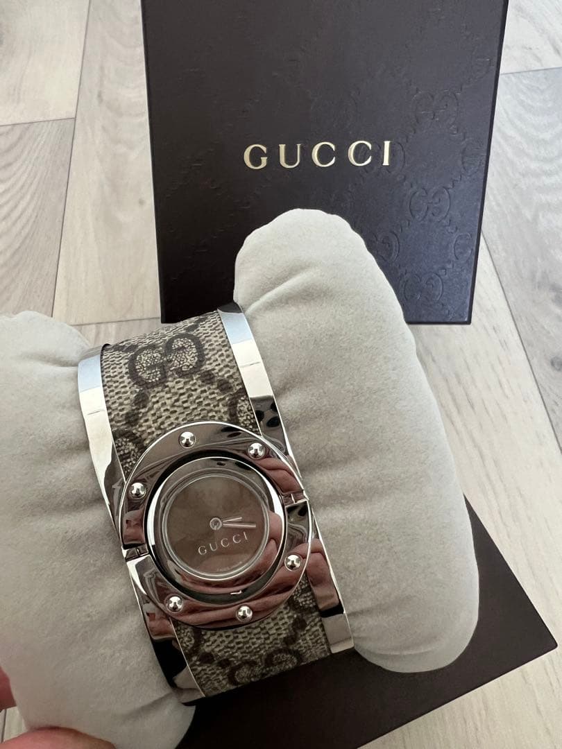 ＊ GUCCI ＊ 時計　バングル　トワール 未使用　超美品