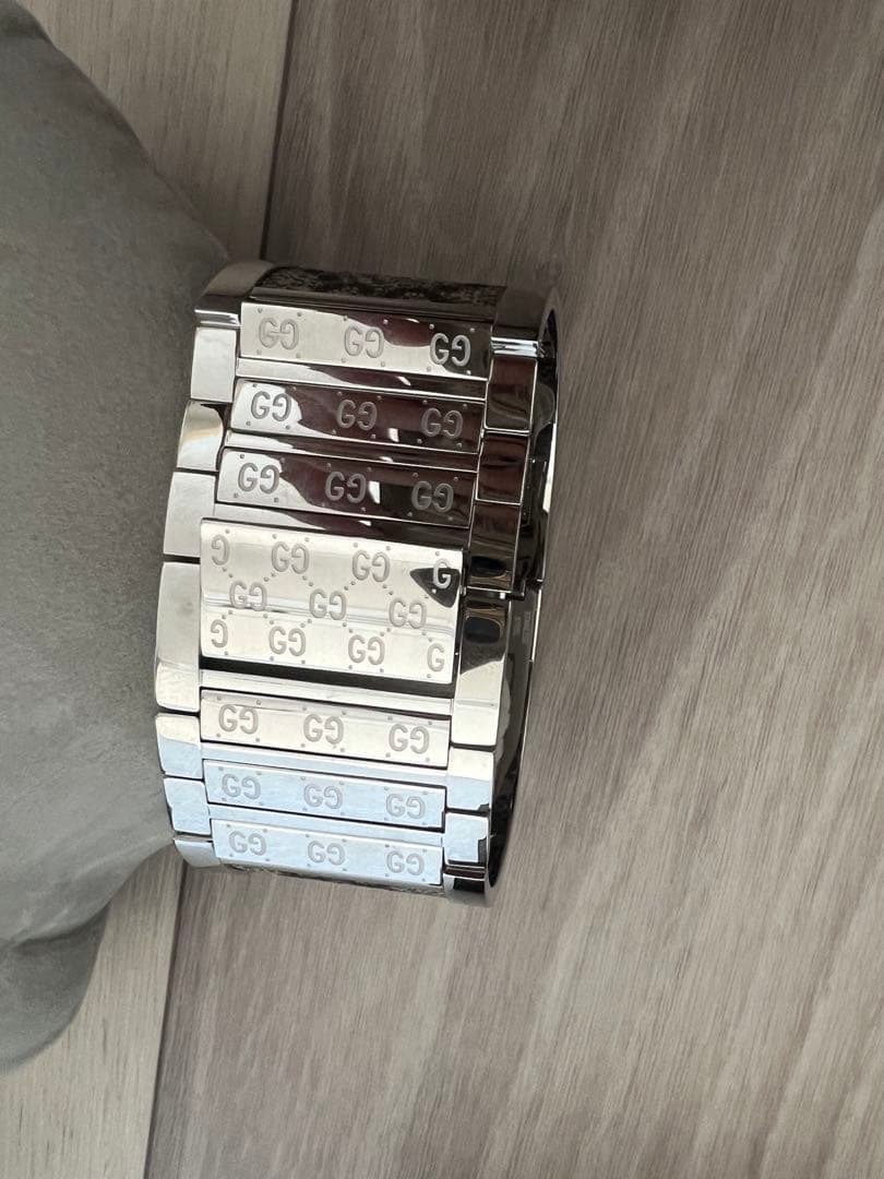 ＊ GUCCI ＊ 時計　バングル　トワール 未使用　超美品