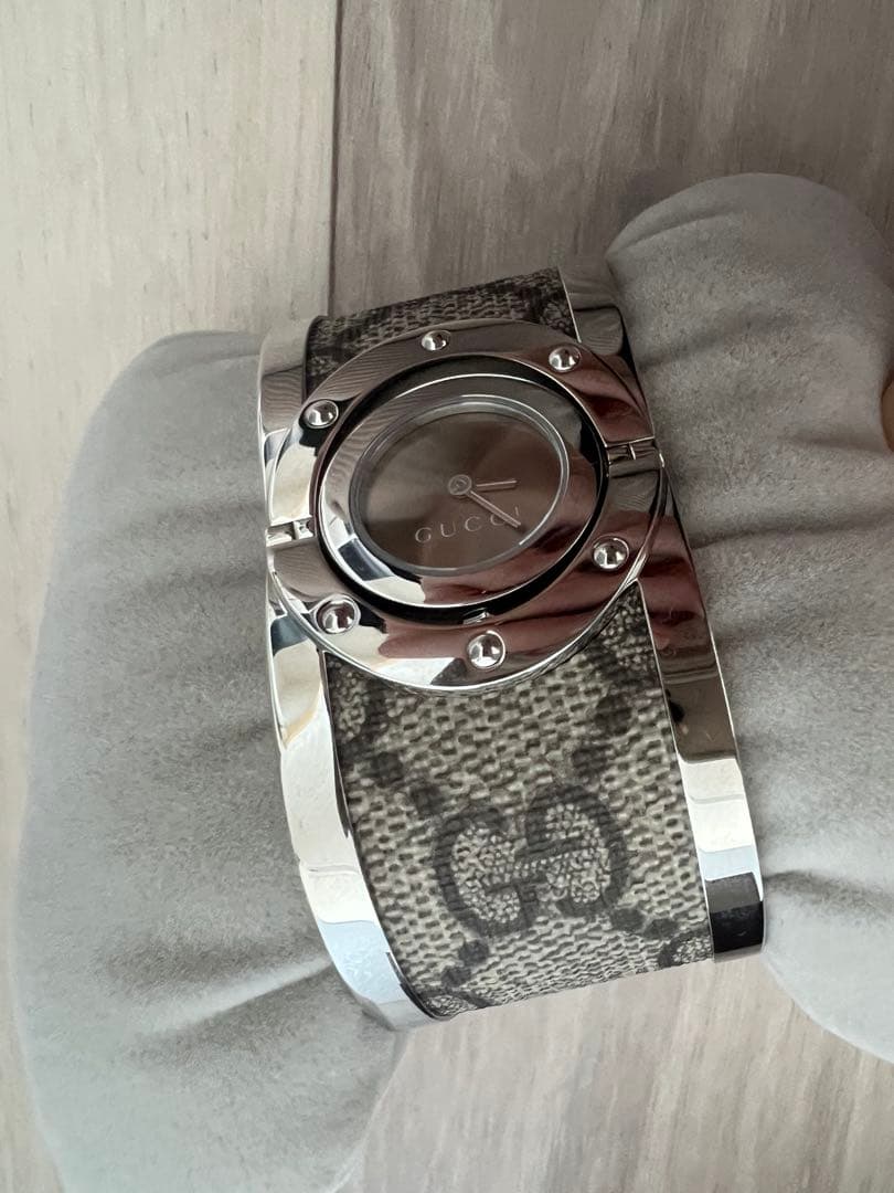 ＊ GUCCI ＊ 時計　バングル　トワール 未使用　超美品