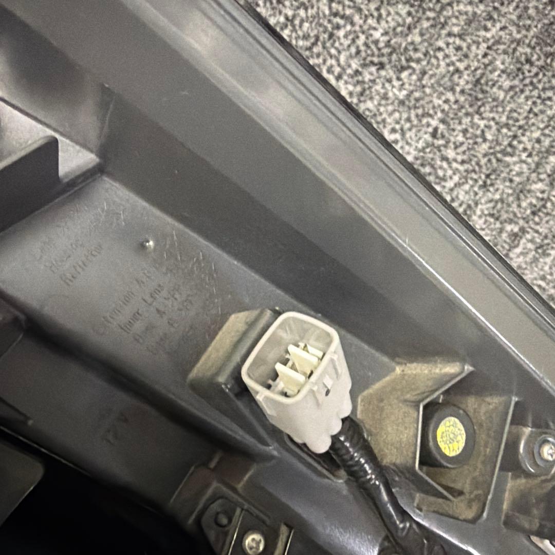 80系 ヴォクシー テールランプセット