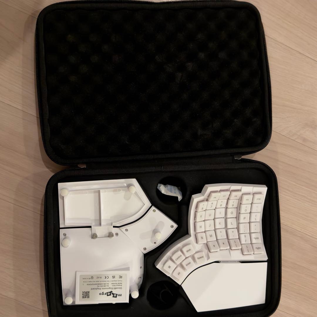 MoErgo Glove80 Revision2 左右分割型キーボード 静音桜