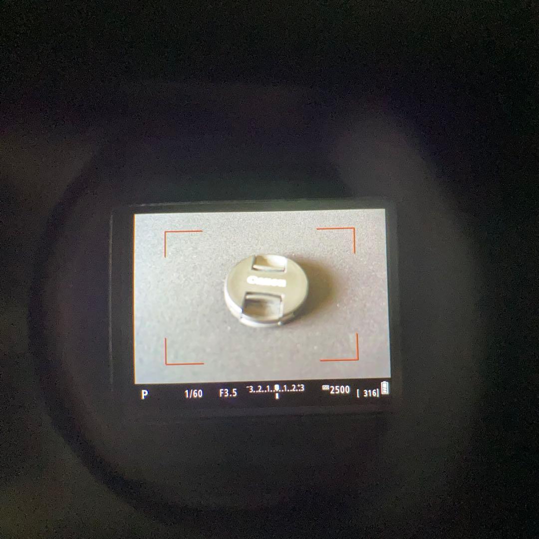 【美品】Canon EOS kiss M 18-55mm ミラーレスカメラ