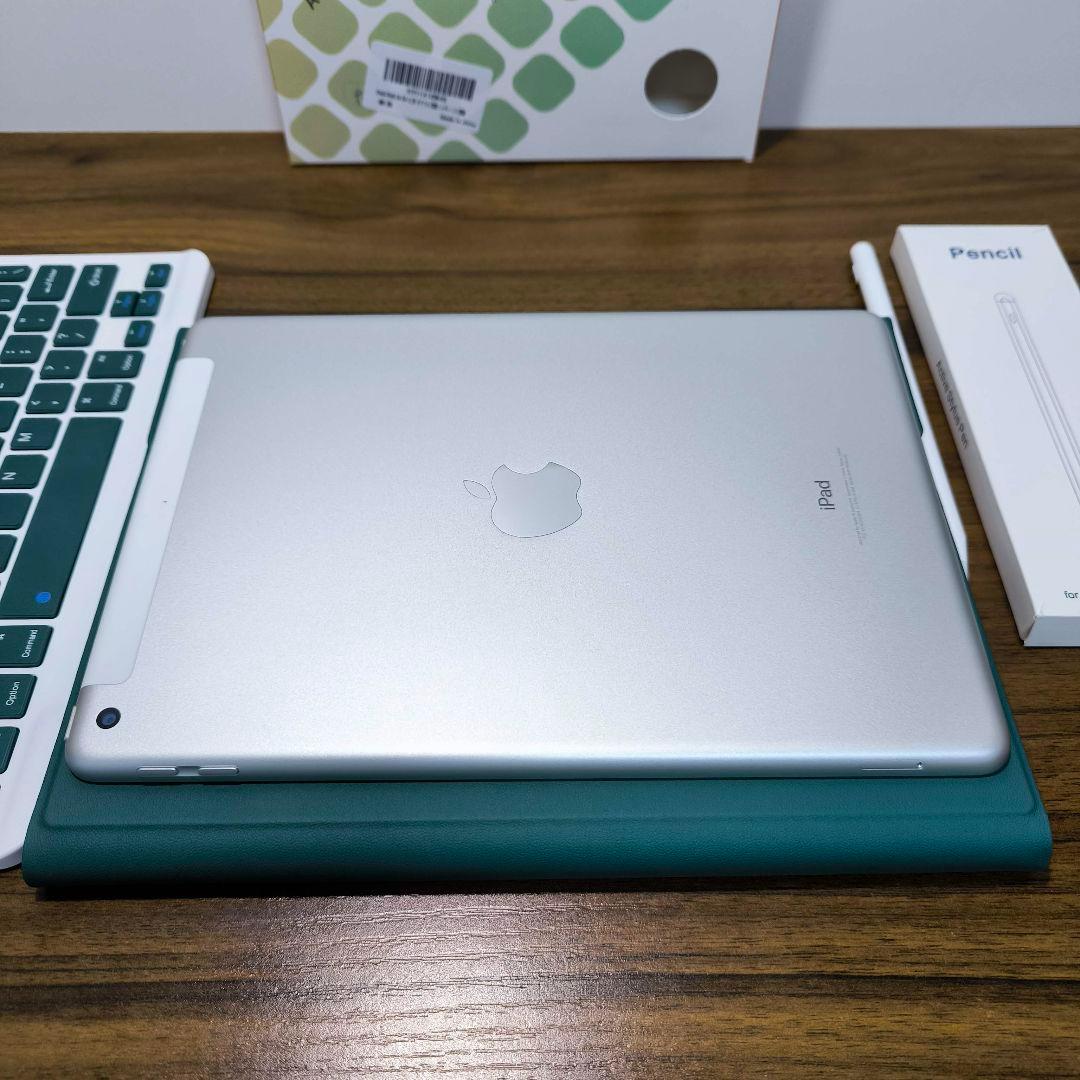 ヒタスラ　iPad 第6世代 32GB ケースとキーボード、タッチペン