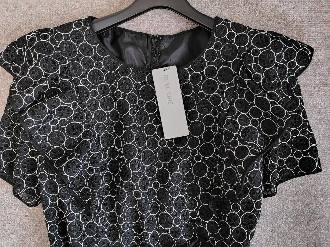 大きいサイズTO BE CHIC上質レースティアードワンピース44黒99000円