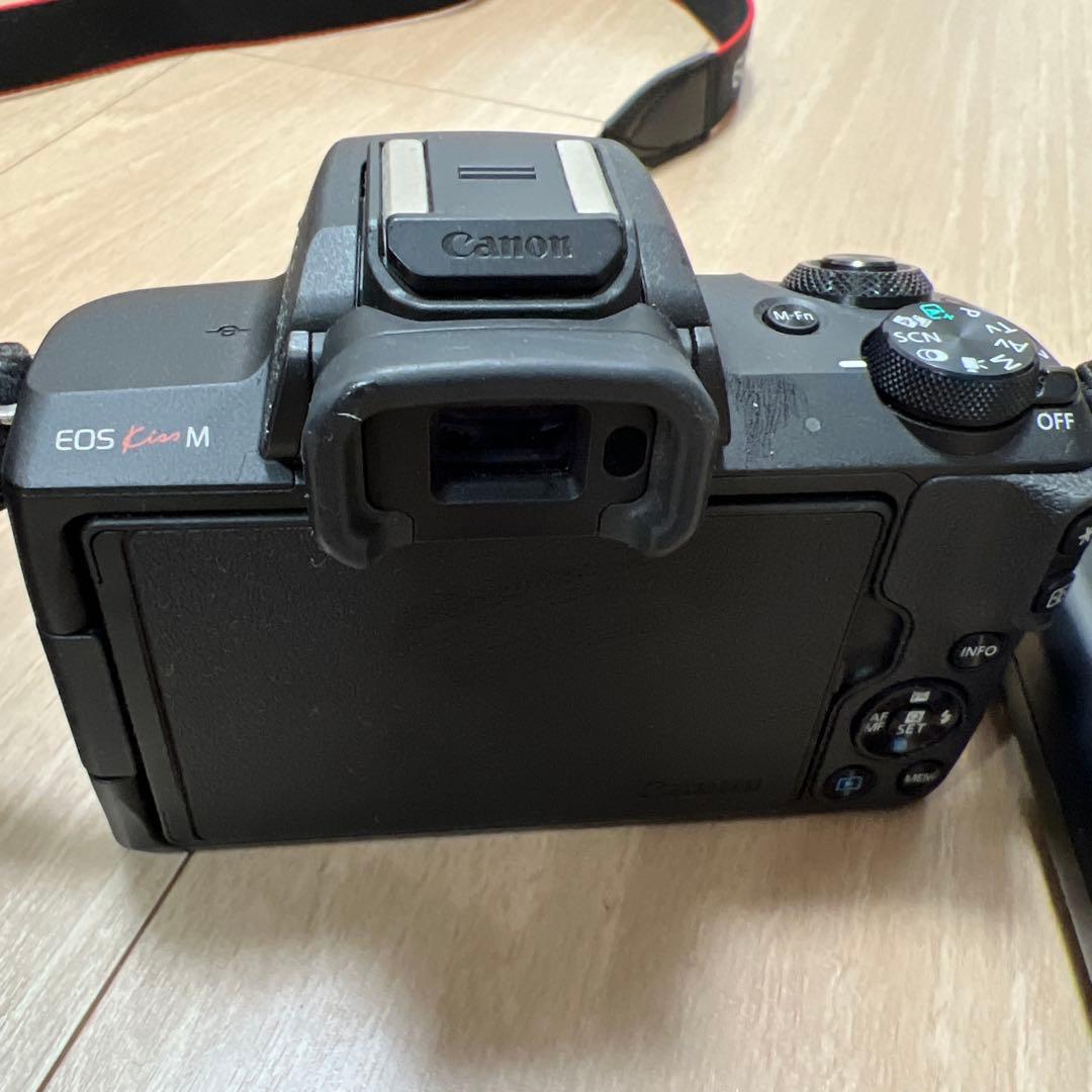 Canon EOS Kiss M ミラーレス一眼