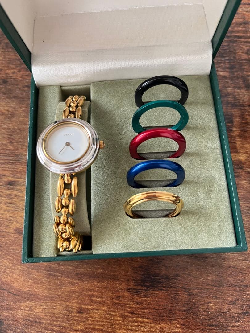 Gucci ゴールド 時計 交換リング付き
