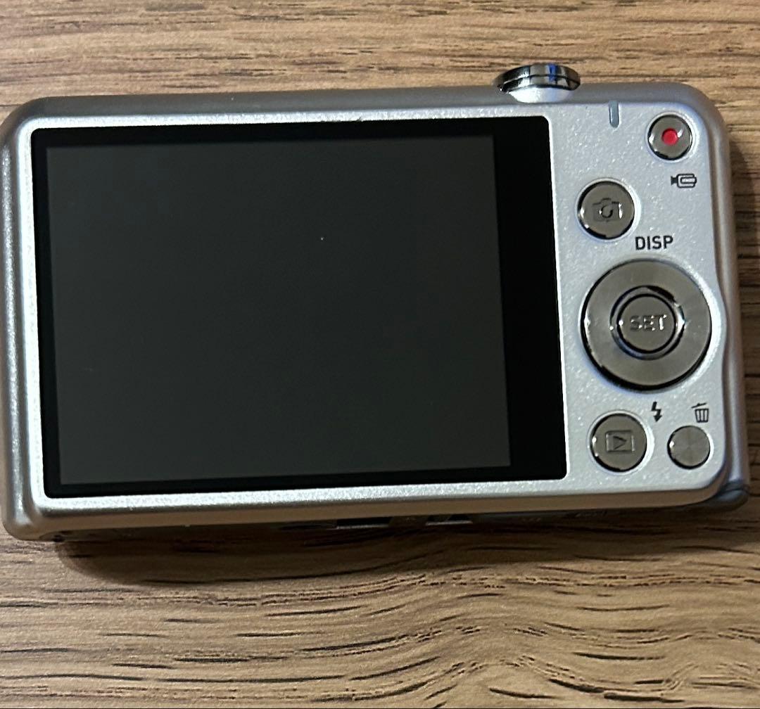 CASIOEXILIM EX-Z900 本体、バッテリー　凹み有