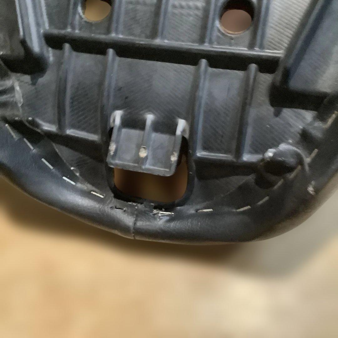 HONDA マグナ250 純正シート 補修跡あり