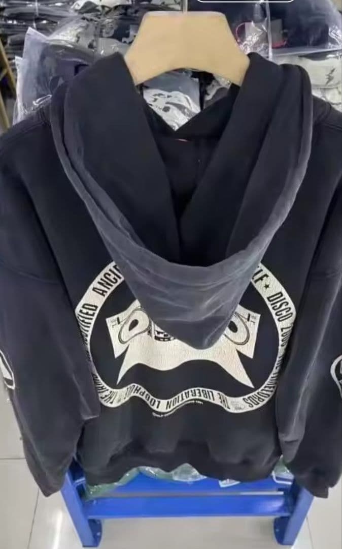 SAINT×××××パーカー。