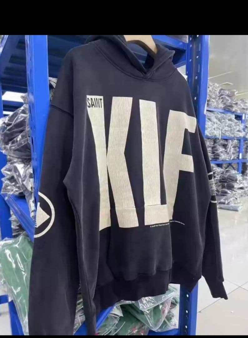 SAINT×××××パーカー。