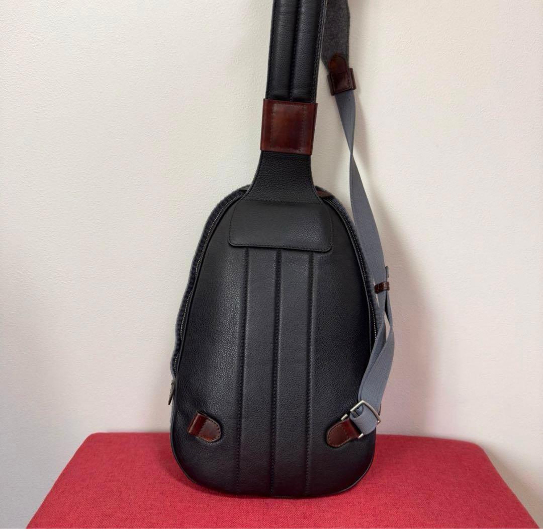 入手困難！超美品！名作‼︎ベルルッティ カシミヤ&パティーヌレザーボディバッグ