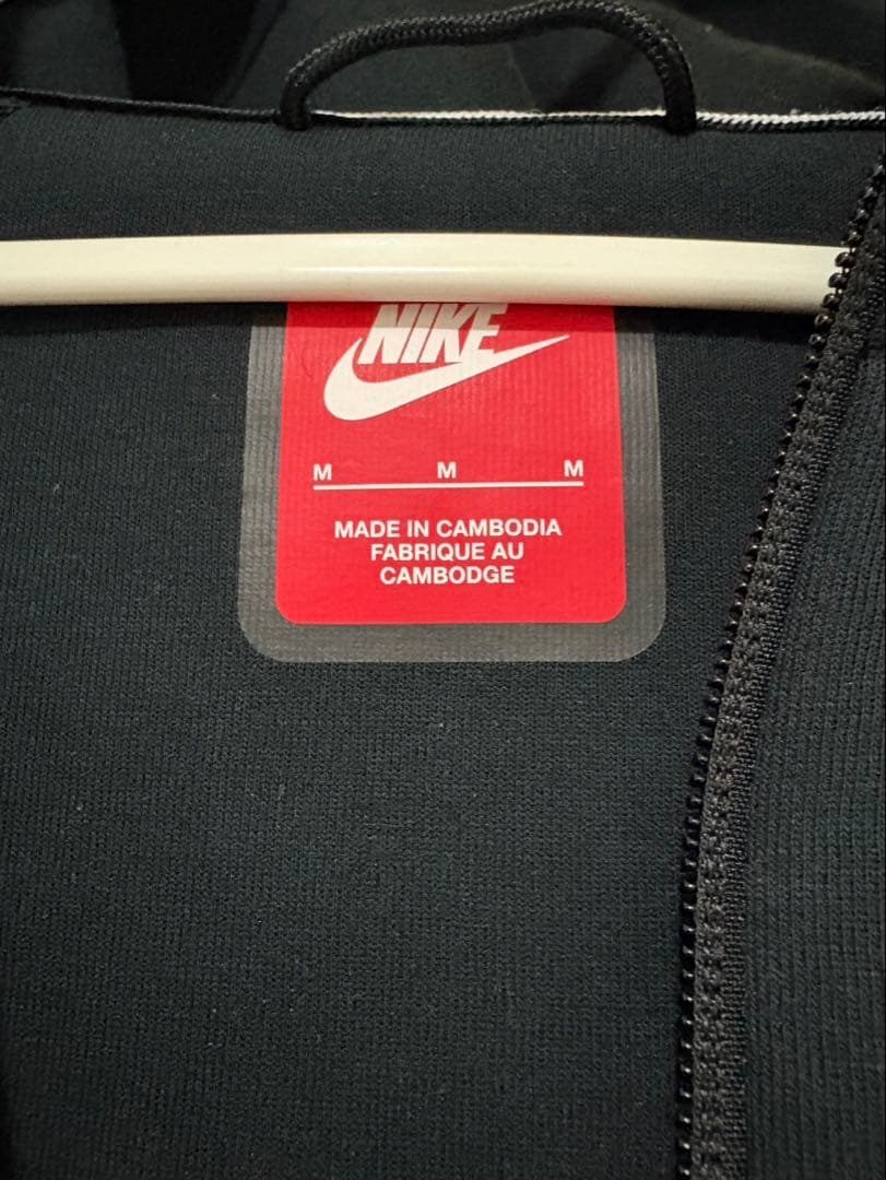 Nike テックフリース黒