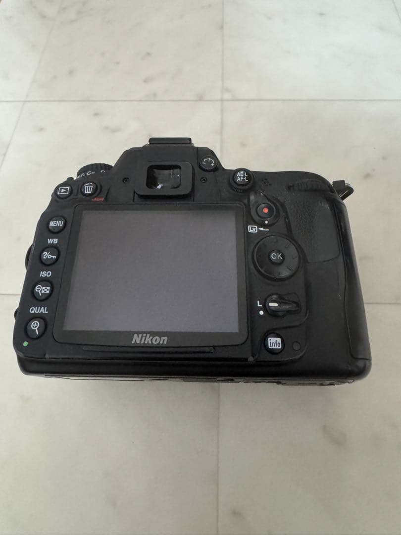 Nikon D7000 デジタル一眼レフ
