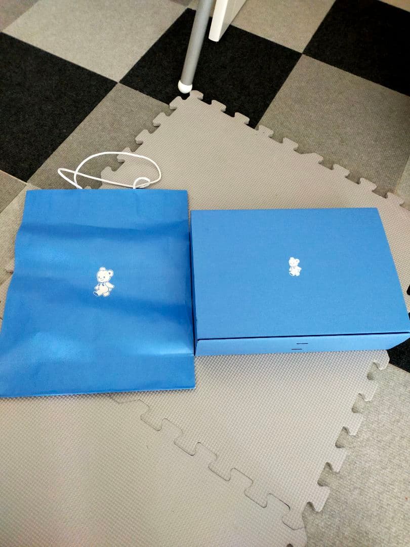 カオルさんファミリアセレモニードレスくま柄2点セットギフトBOX、袋つき