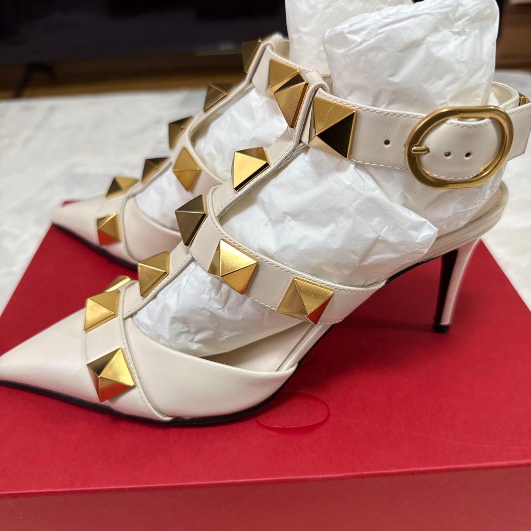 超美品ヴァレンティノ VALENTINO GARAVANI ロックスタッズ